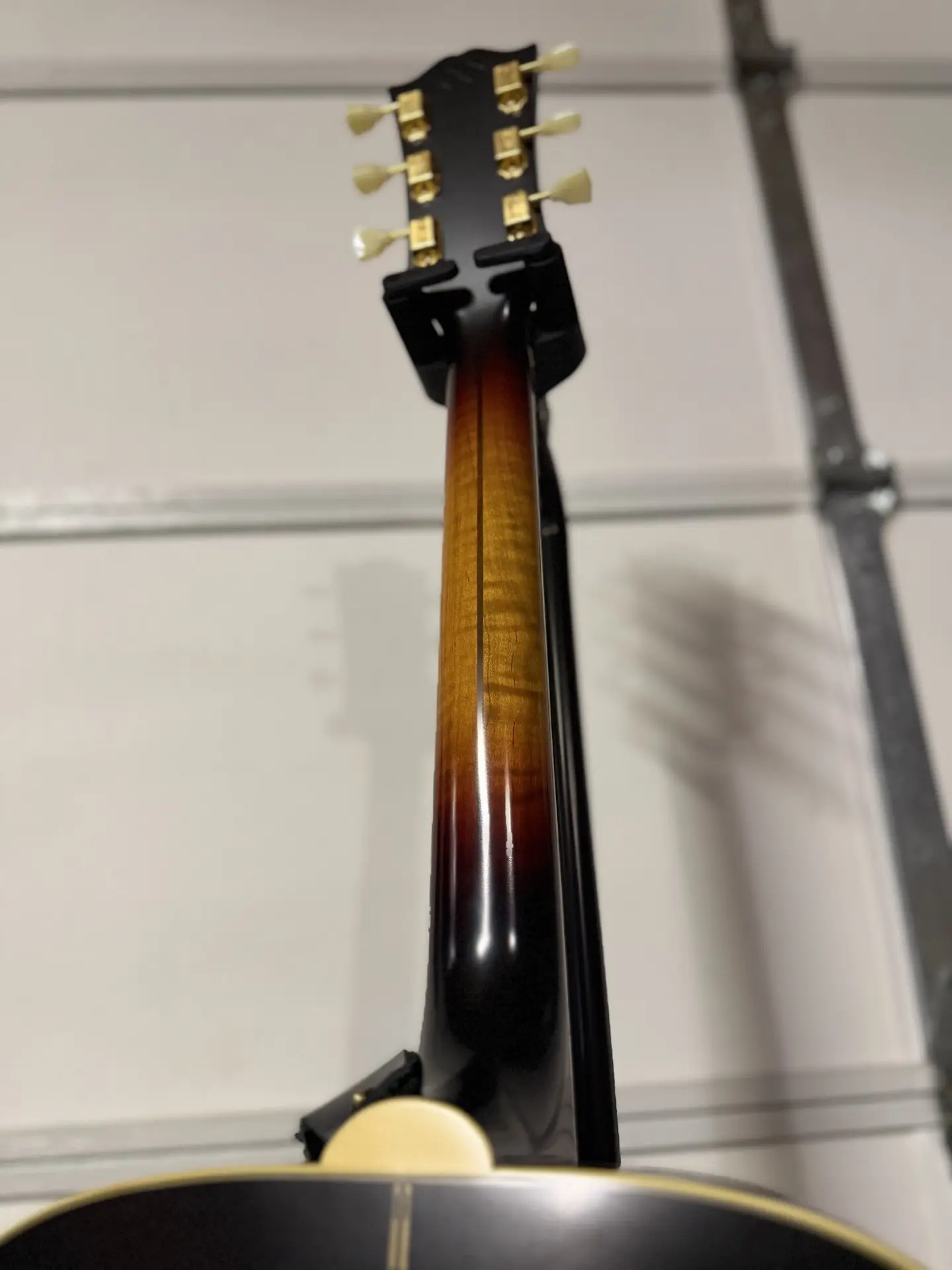 Epiiphone inspired by Gibson Custom 1957 SJ-200 neck